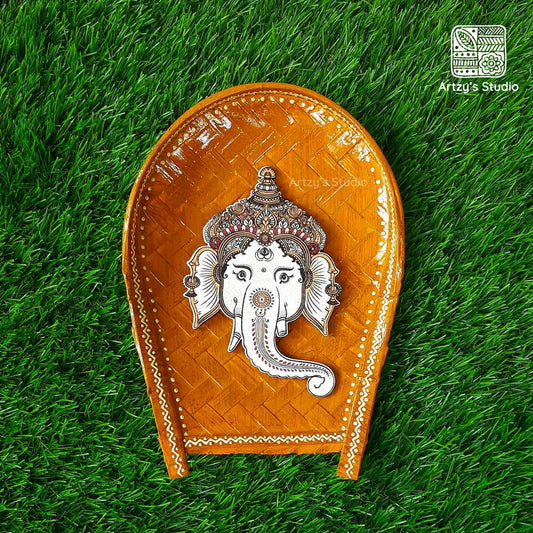 Decorated Large Sup with Large Face Ganpati and Ochare BG